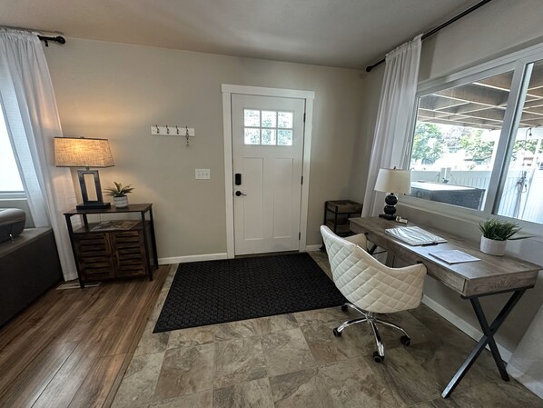 Interior - 15th St VRBO - 4bd, 2ba only 1mi to Downtown (Coeur d'Alene)