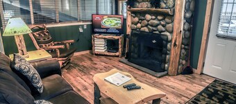 2 bedroom Chalet with Private enclosed Patio featuring a personal hot tub