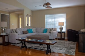 Smart TV, fireplace, offices