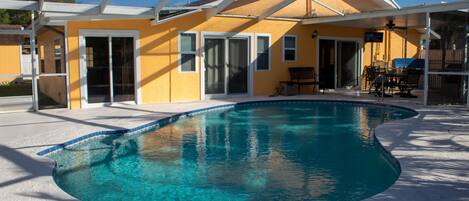 Piscine extérieure, piscine chauffée