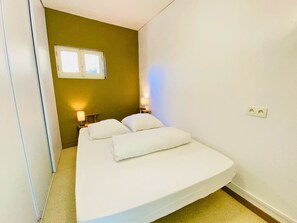 2 bedrooms, iron/ironing board, travel crib, free WiFi