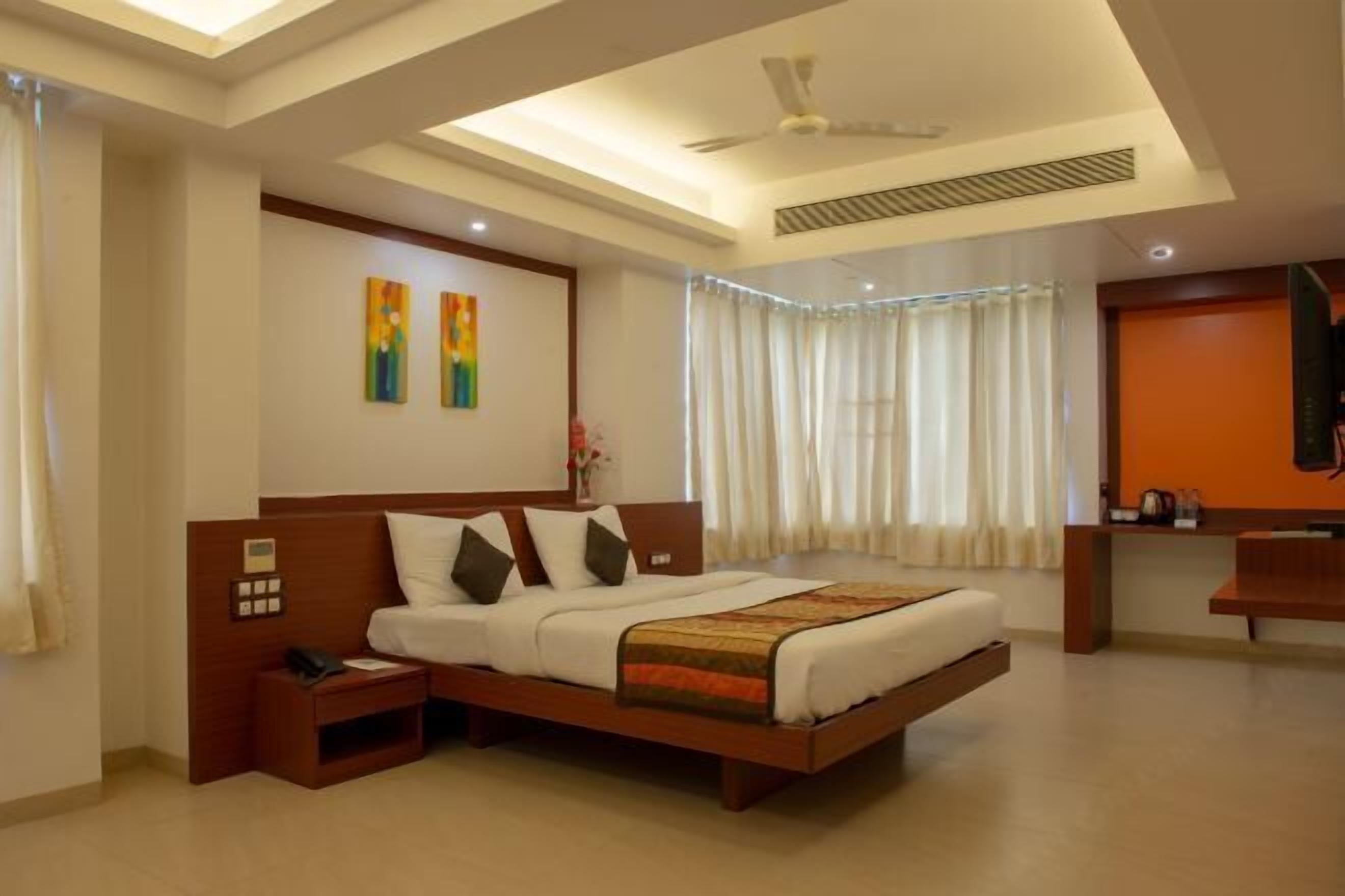 Een bureau, een laptopwerkplek, gratis wifi