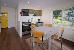 Coffee/tea maker, fridge, microwave, oven - Top of the World, Renovated 3 BR, VIEWS! (Crested Butte)