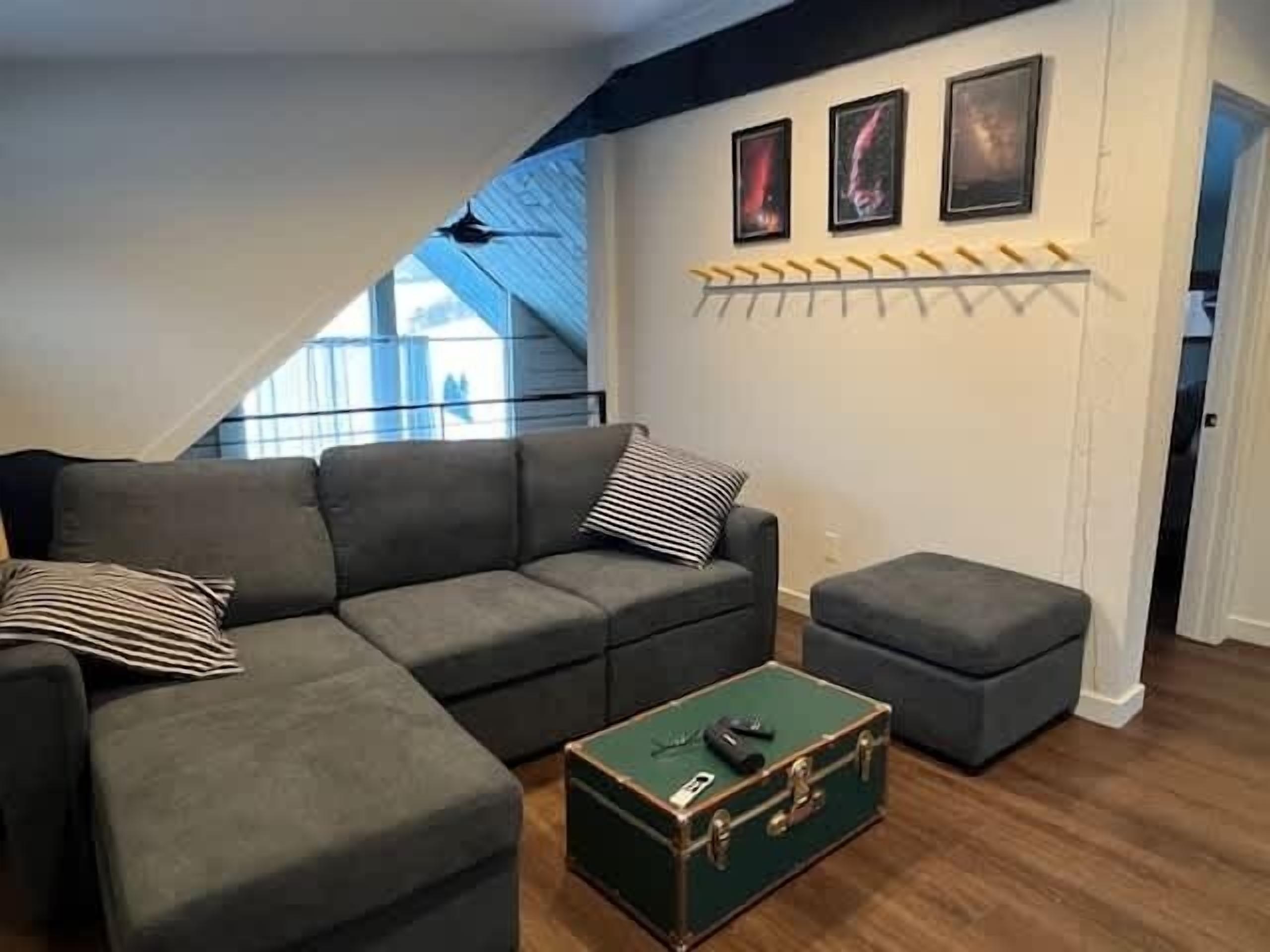TV, fireplace, offices