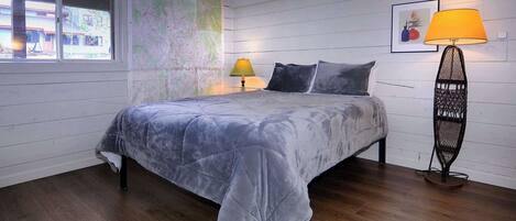 3 bedrooms, travel crib, WiFi, bed sheets