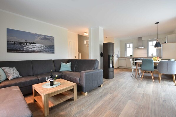 Unclassified image, 1 of 39, button