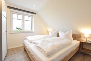 6 Schlafzimmer, Reisekinderbett, WLAN, Bettwäsche