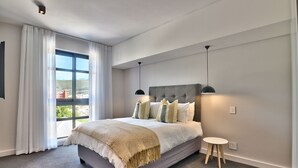 Classic Apartment | 2 bedrooms, laptop workspace, iron/ironing board, WiFi (free) - 28 on Scott 7 (Cape Town)