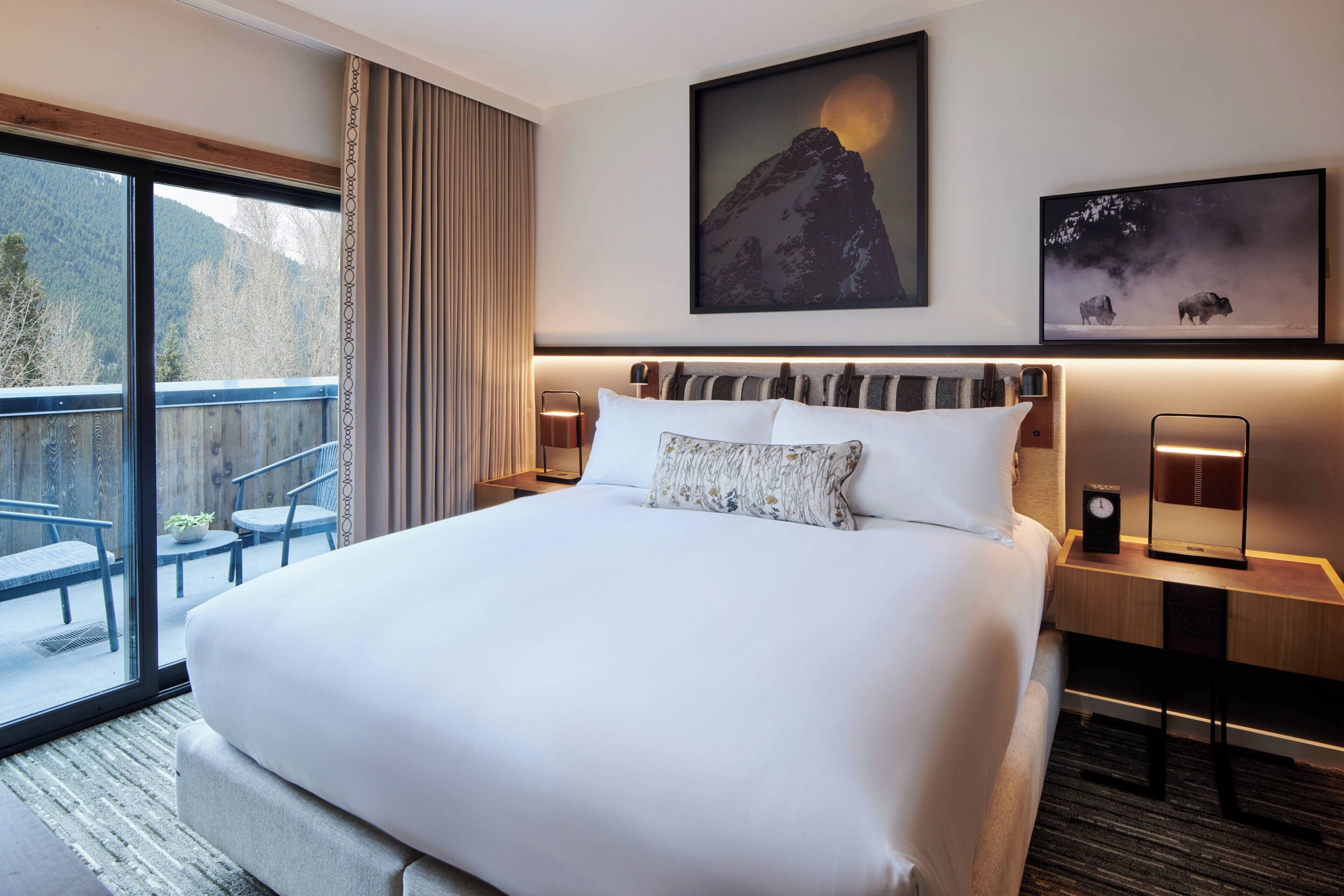 suite, 1 bedroom, balcony | 1 bedroom, premium bedding, down duvets, in-room safe