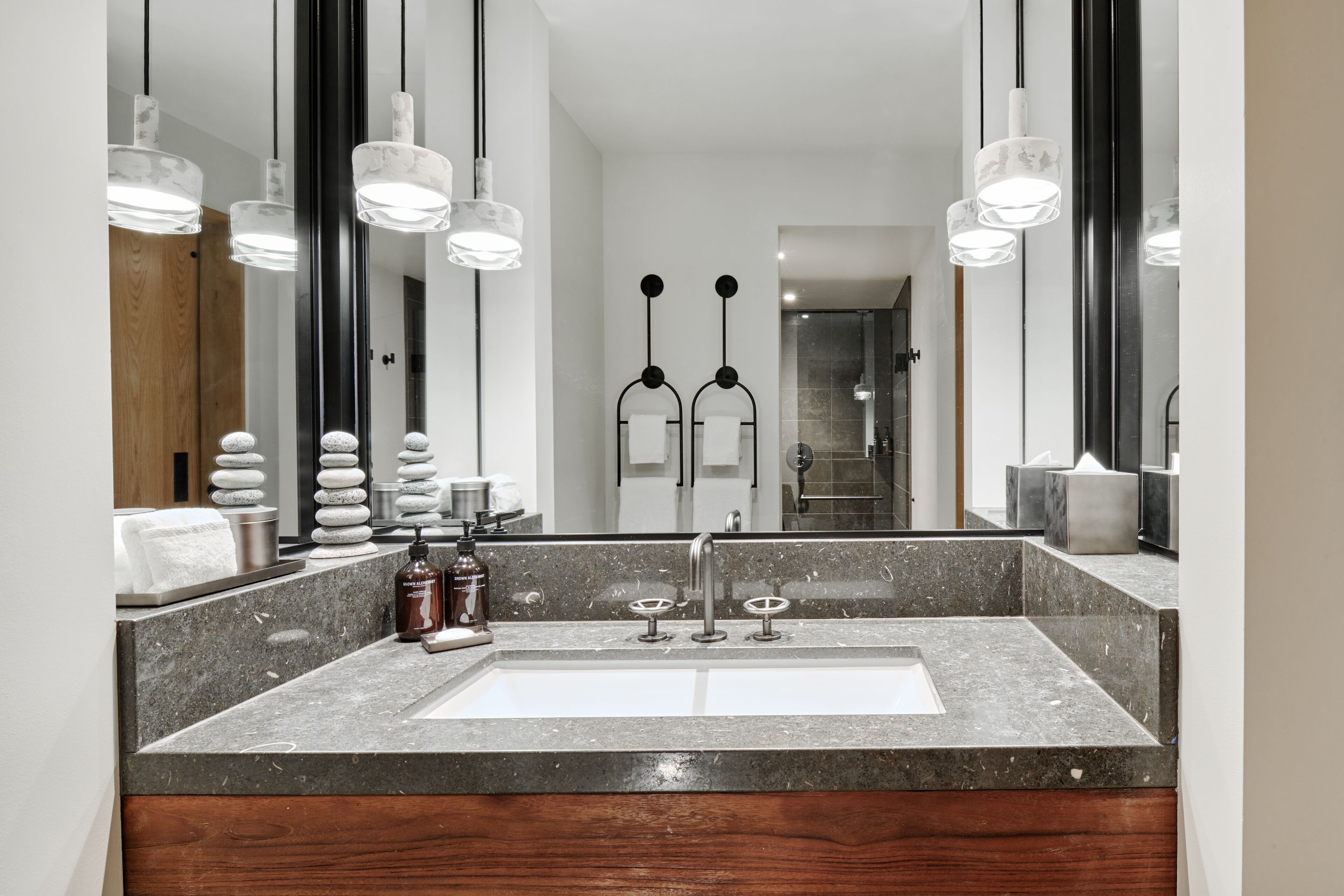 suite, 1 bedroom | bathroom | shower, rainfall showerhead, designer toiletries, hair dryer