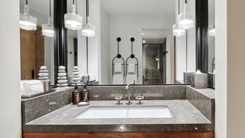 Suite, 1 Bedroom | Bilik Mandi | Pancuran mandi, hulu semburan mandi hujan