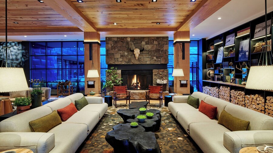 The Cloudveil, Autograph Collection