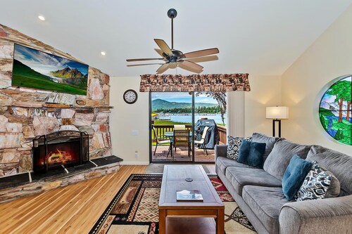 Amazing 3BR/2BA Lakefront Condo, WiFi, Outdoor Heated Spa, FREE Kayak/Bicycle Rental!