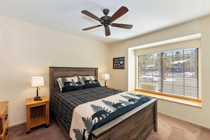 3 bedrooms, desk, iron/ironing board, WiFi