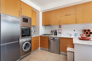 Fridge, microwave, oven, stovetop