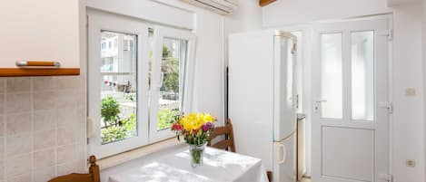 Appartement (One Bedroom Apartment with Terrace) | Salle Ă manger