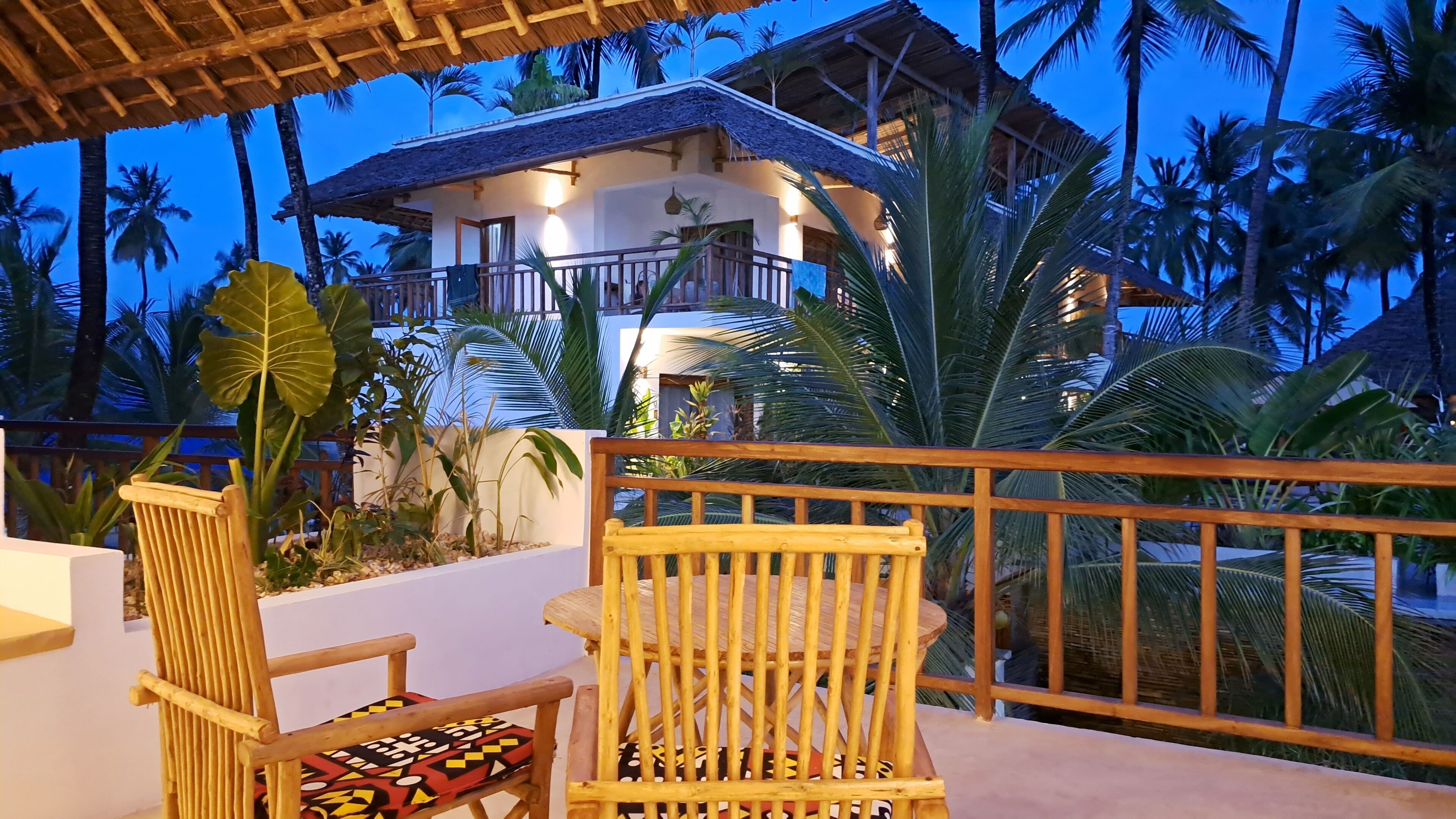 Studio | Premium bedding, in-room safe, desk, laptop workspace