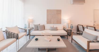 3BR-Penthouse w/ jacuzzi incl at Lake View