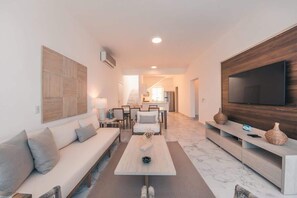 Unclassified image, 5 of 31, button