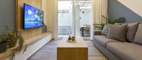 Exclusive Apartment, 4 Bedrooms, Non Smoking, Patio | View from room