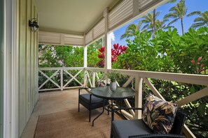 Terrace/patio - Hale Terra 3br 2.5ba Beautiful Nihilani Condo, Central AC, Pool, Hot Tub (Princeville)