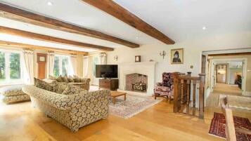 Télévision, table de tennis de table