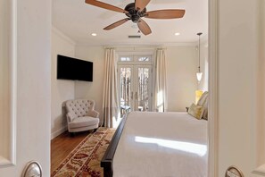 2 quartos, ferros/tábuas de passar roupa, Wi-Fi, roupa de cama