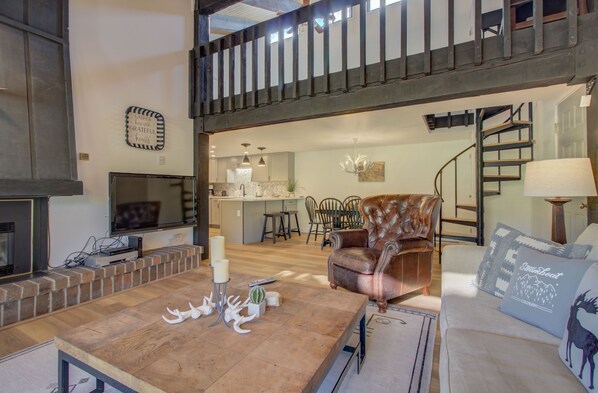 Télévision, cheminée