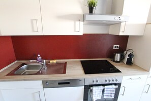 Refrigerador, microondas, horno y lavavajillas 