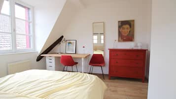 1 bedroom, iron/ironing board, WiFi (free), bed sheets