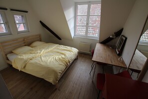 1 chambre, fer et planche Ă repasser, Wi-Fi gratuit, draps fournis