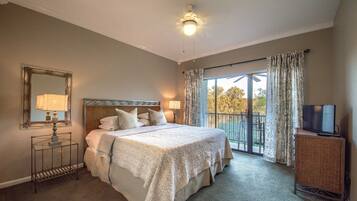 Condo, 3 Bedrooms | 3 bedrooms, iron/ironing board, free WiFi