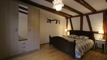 1 bedroom, free WiFi, bed sheets