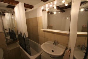 Bathtub