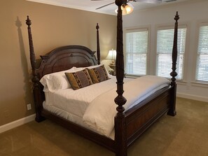5 Schlafzimmer, Bügeleisen/Bügelbrett, kostenloses WLAN, Bettwäsche