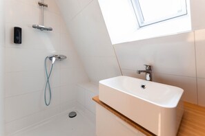 Shower, hair dryer, towels - Colmar Historic Center - BELLE ALSACE 6 - BookingAlsace (Colmar)