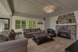 TV, fireplace, stereo