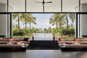 3 restaurants, breakfast, lunch, dinner served; Asian cuisine