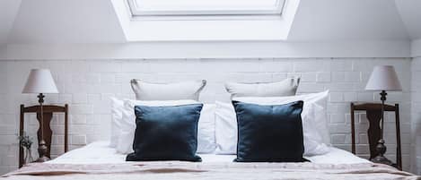 1 habitación, tabla de planchar con plancha, wifi y ropa de cama