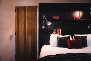 5 bedrooms, iron/ironing board, WiFi