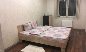 Standard Apartment | 2 bedrooms, laptop workspace, iron/ironing board, free WiFi