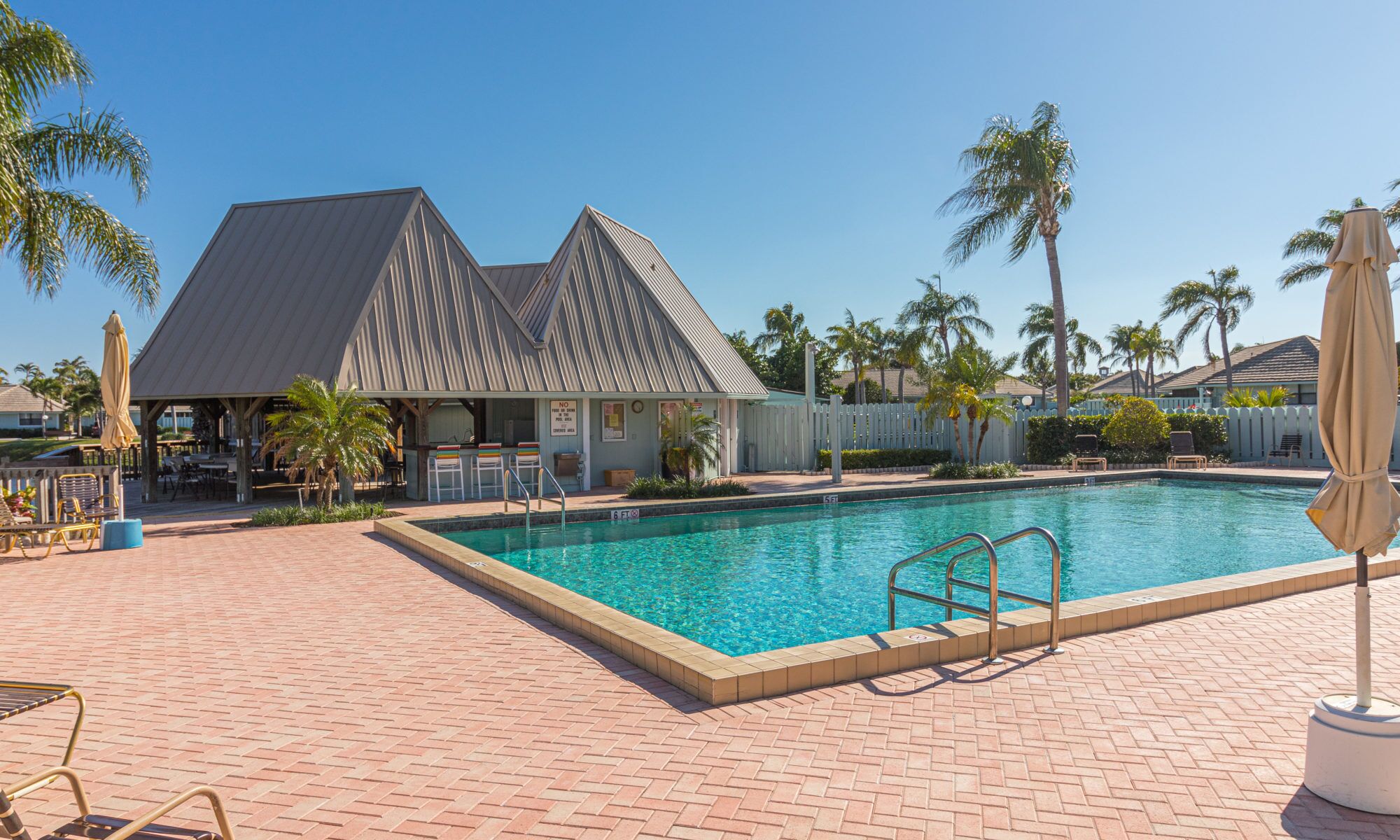 Jupiter-One floor Walk to the beach
