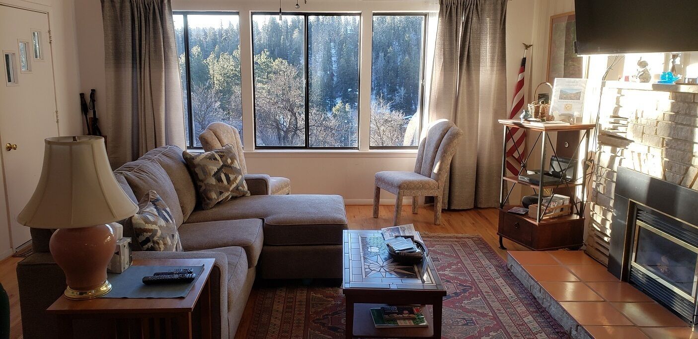 Mountain Top Escape - Full House with Views, Deck & Covered Porch w/Discounts