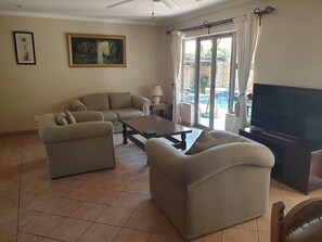 Living area - The Monte Carlo B&B (Centurion)