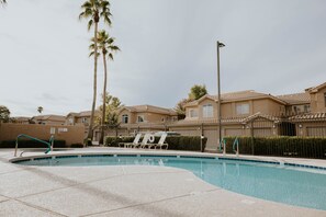 Outdoor pool - Waterfront Mesa Gilbert First Floor Gated Condo Golf Updated Clean Quiet (Mesa)