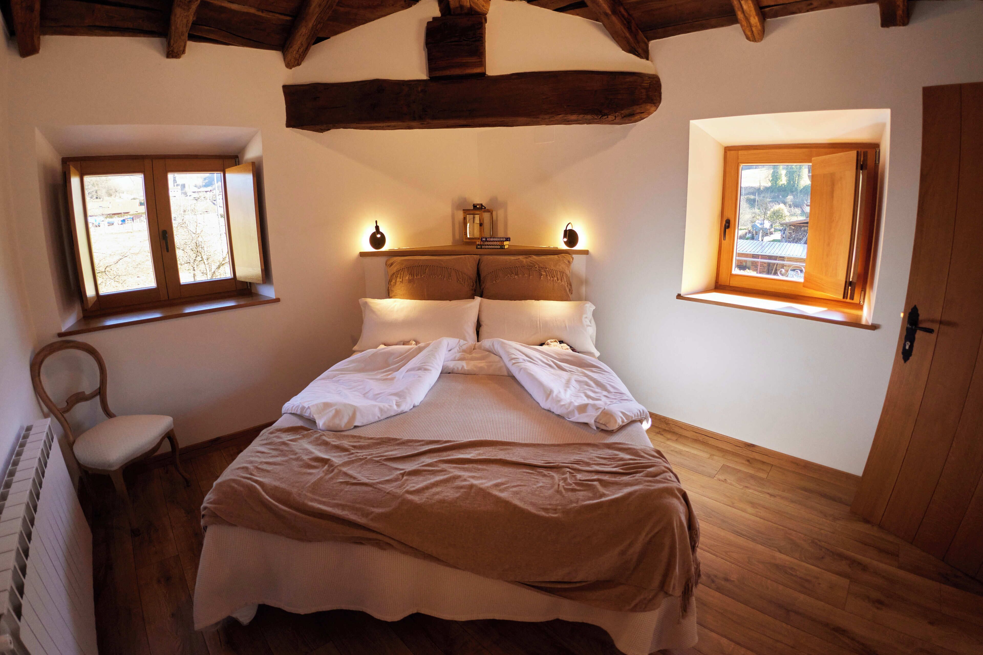 8 dormitorios, cuna de viaje, wifi gratis y ropa de cama