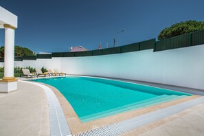 Quinta Ottilie Luxury 14 Bedroom Villa - Spacious Grounds & Two ...