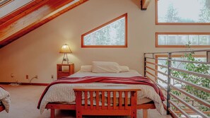 3 quartos, ferros/tábuas de passar roupa, berço de viagem