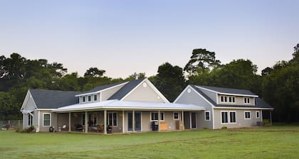 Private Guesthouse on Secluded Waterfront Farm