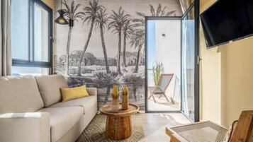 One Bedroom Penthouse Apartment | In-room safe, blackout curtains, iron/ironing board, free WiFi
